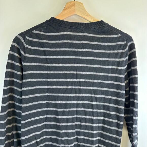 Gap Black and White Stripe V Neck Button Front Sweater Womens Size Large - Picture 9 of 16